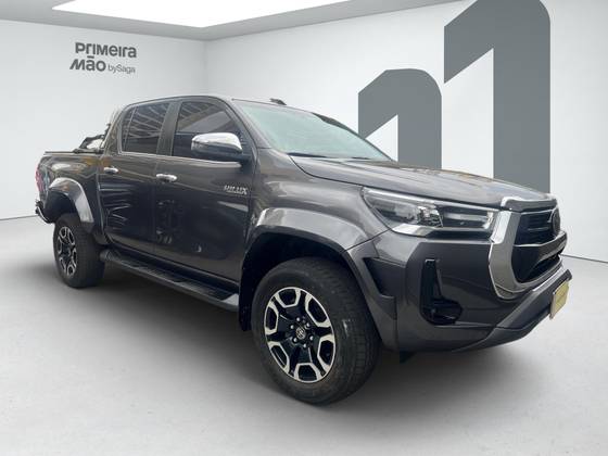 TOYOTA HILUX 2.8 D-4D TURBO DIESEL CD SRX 4X4 AUTOMÁTICO TOYOTA HILUX 2.8 D-4D TURBO DIESEL CD SRX 4X4 AUTOMÁTICO